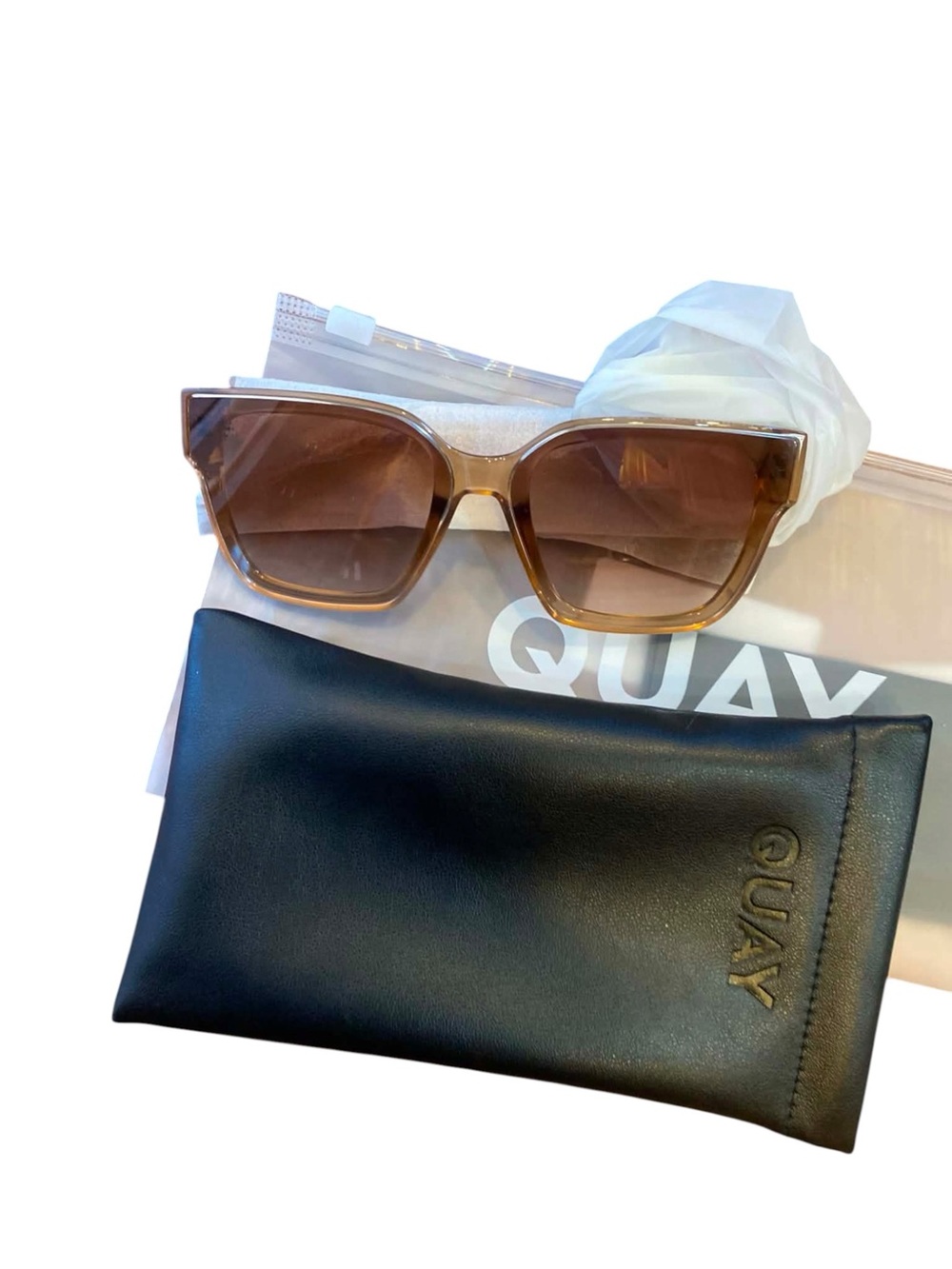 NWT Quay Sunglasses TAN